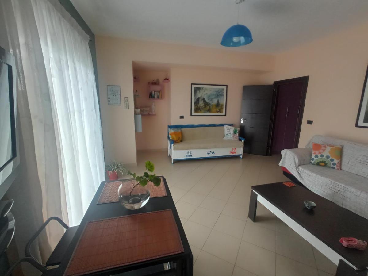 Sunny Apartment Sarandë エクステリア 写真