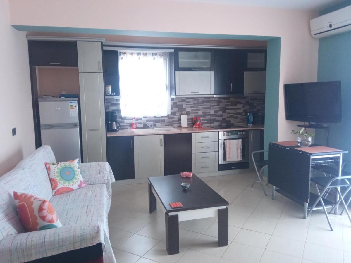 Sunny Apartment Sarandë エクステリア 写真