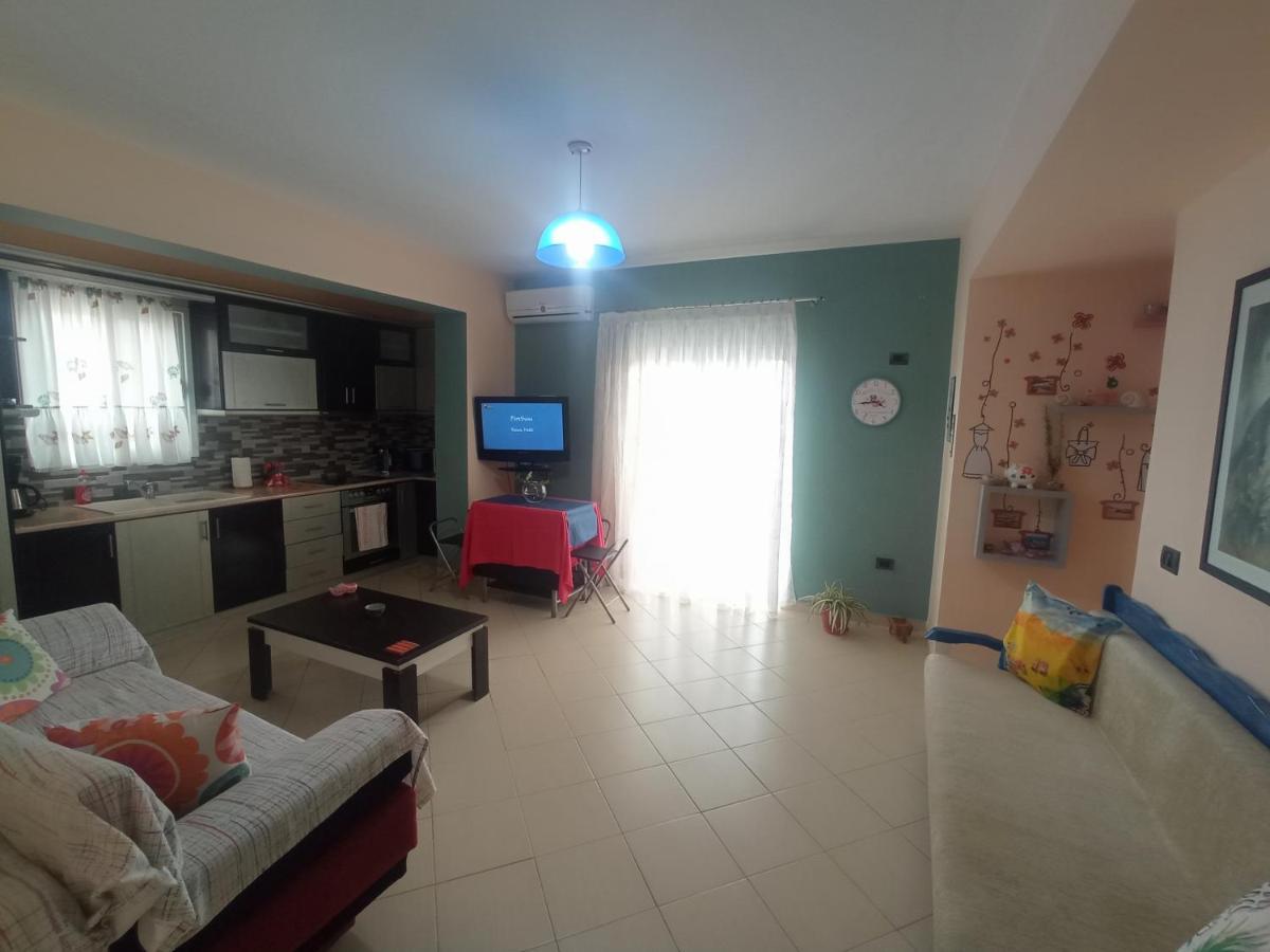 Sunny Apartment Sarandë エクステリア 写真