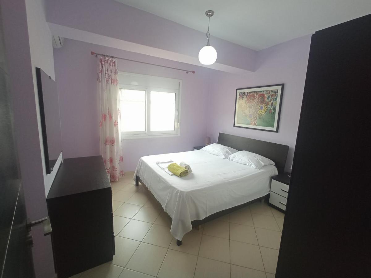 Sunny Apartment Sarandë エクステリア 写真